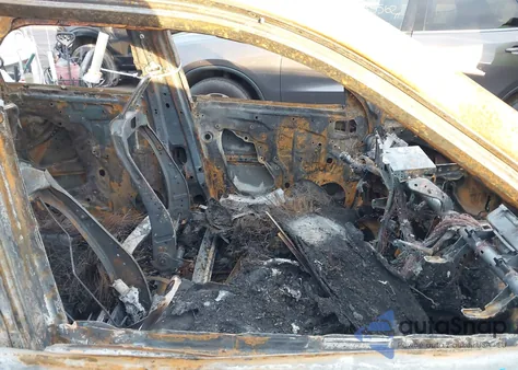 2021 Toyota Highlander Xle z USA, uszkodzony, nr VIN 5TDGZRBH1MS160984